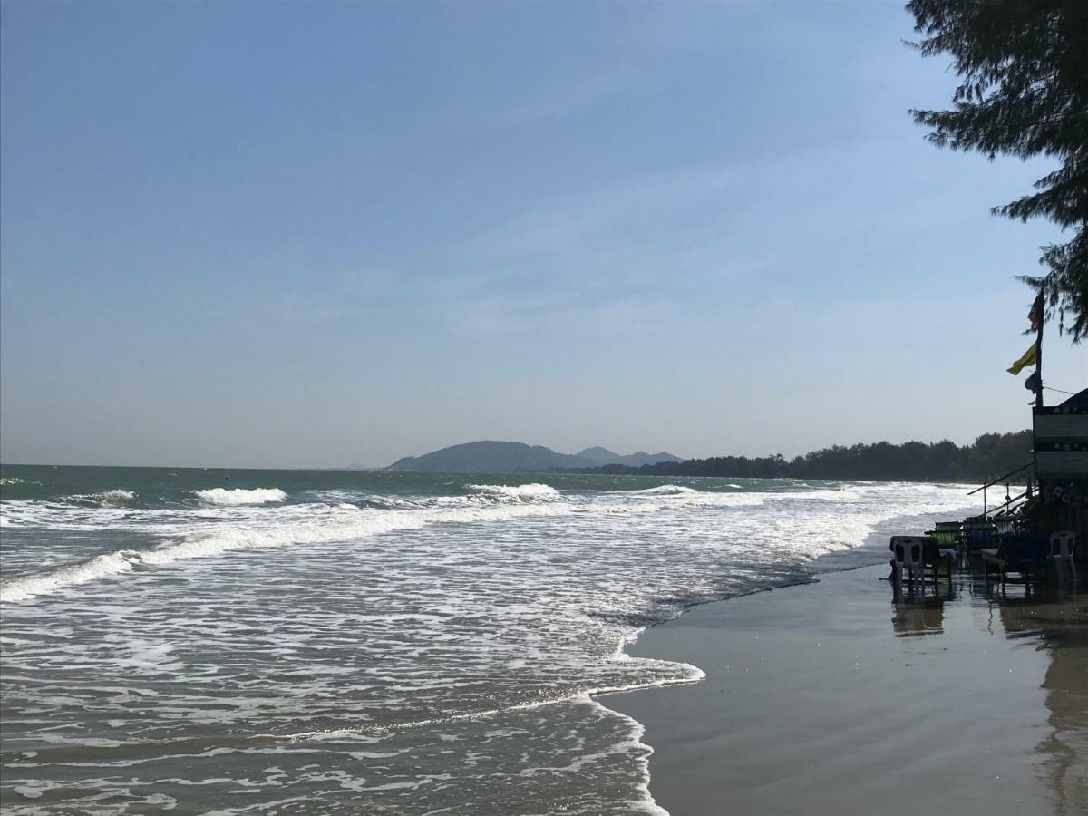The Pine Hua Hin Lägenhet Exteriör bild